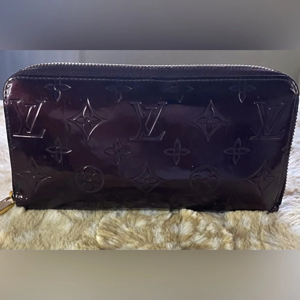 Louis Vuitton Amarante Vernis Zippy Long Wallet